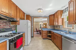 3947 S 1st Pl, Milwaukee, WI 53207 - Photo 16