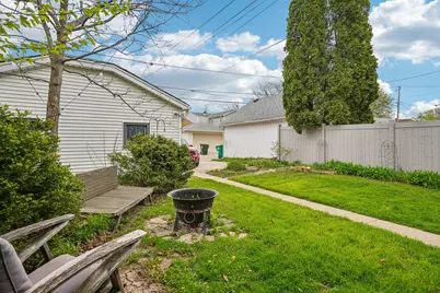 4524 N Larkin St, Shorewood, WI 53211 - Photo 24