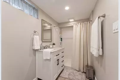807 E Wahner Pl, Bayside, WI 53217 - Photo 36