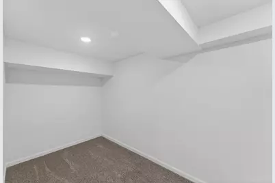 807 E Wahner Pl, Bayside, WI 53217 - Photo 38