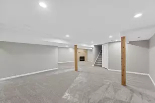 807 E Wahner Pl, Bayside, WI 53217 - Photo 32