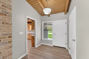 807 E Wahner Pl, Bayside, WI 53217 - Photo 14