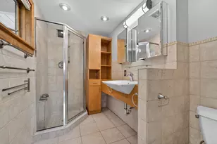 807 E Wahner Pl, Bayside, WI 53217 - Photo 18