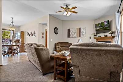 739  Shelly Ln, Onalaska, WI 54650 - Photo 6