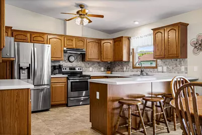 739  Shelly Ln, Onalaska, WI 54650 - Photo 8