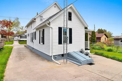 1015  Green St, Manitowoc, WI 54220 - Photo 44