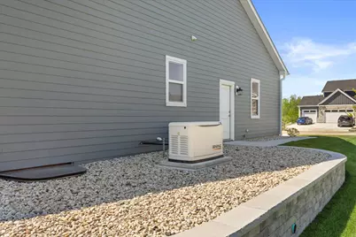 8929  Creekside Cir, Pleasant Prairie, WI 53158 - Photo 44