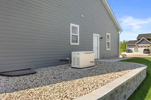 8929 Creekside Cir, Pleasant Prairie, WI 53158 - Photo 44