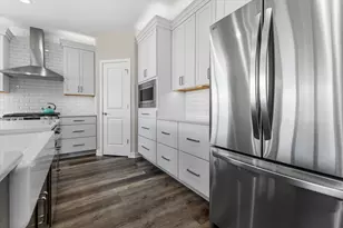 8929 Creekside Cir, Pleasant Prairie, WI 53158 - Photo 12