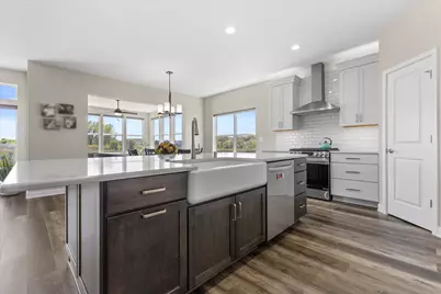 8929  Creekside Cir, Pleasant Prairie, WI 53158 - Photo 10