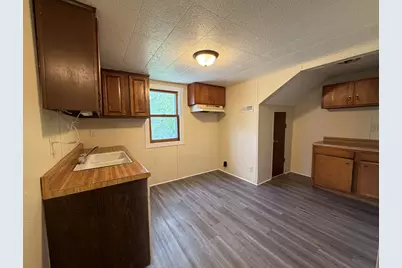 825 S 17th St, Sheboygan, WI 53081 - Photo 10