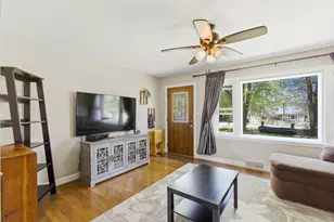 12215 W McShane Rd, Franklin, WI 53132 - Photo 2
