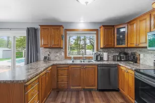 3718 Shepherd Ln, Manitowoc, WI 54220 - Photo 10