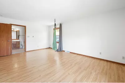 2790 S 152nd St, New Berlin, WI 53151 - Photo 12