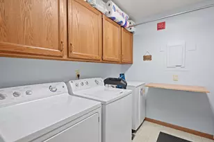 1419 Sun Valley Dr, Racine, WI 53406 - Photo 16
