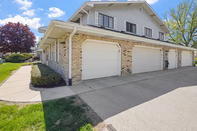 1419  Sun Valley Dr #101, Racine, WI 53406 - Photo 2