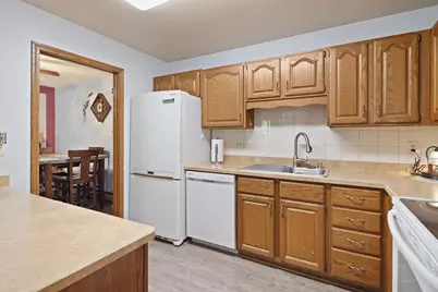 1419  Sun Valley Dr #101, Racine, WI 53406 - Photo 12