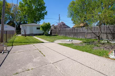 2729 S 14th St, Milwaukee, WI 53215 - Photo 6