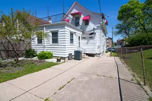2729 S 14th St, Milwaukee, WI 53215 - Photo 10
