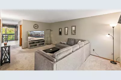 1821  Paramount Dr #K, Waukesha, WI 53186 - Photo 8