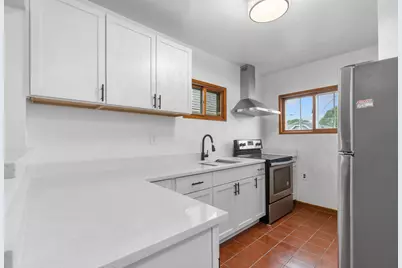 2116 S 70th St, West Allis, WI 53219 - Photo 12
