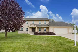 1440 W Mario Ln, Oak Creek, WI 53154 - Photo 2