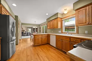 1440 W Mario Ln, Oak Creek, WI 53154 - Photo 4