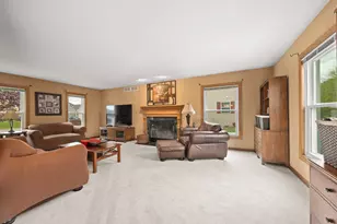 1440 W Mario Ln, Oak Creek, WI 53154 - Photo 8