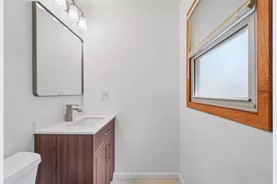 7130  Maple Ter, Wauwatosa, WI 53213 - Photo 20