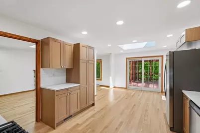 7130  Maple Ter, Wauwatosa, WI 53213 - Photo 12