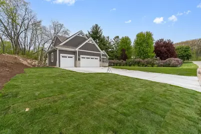 W221N3075  Greenwood Rd, Pewaukee, WI 53186 - Photo 2