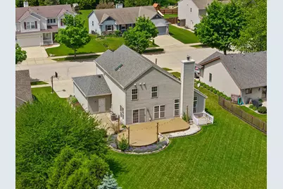 2313  Kestrel Ln, Waukesha, WI 53189 - Photo 4