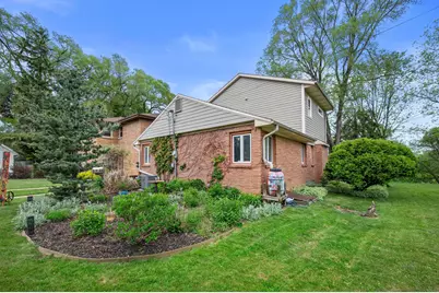 1008 W Eula Ct, Glendale, WI 53209 - Photo 26
