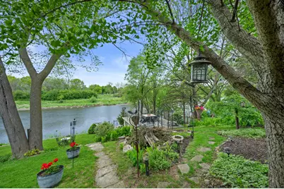 1008 W Eula Ct, Glendale, WI 53209 - Photo 32