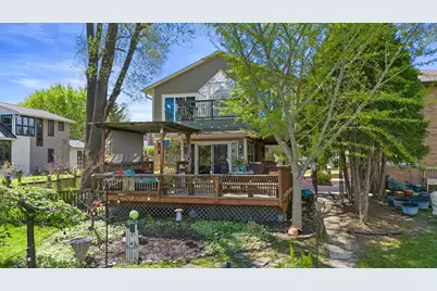 1008 W Eula Ct, Glendale, WI 53209 - Photo 4