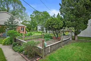 1008 W Eula Ct, Glendale, WI 53209 - Photo 28