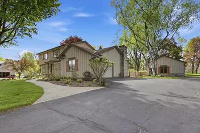 8845 W Meadow Ln, Franklin, WI 53132 - Photo 8