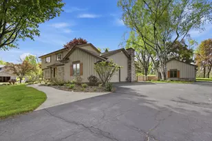 8845 W Meadow Ln, Franklin, WI 53132 - Photo 8