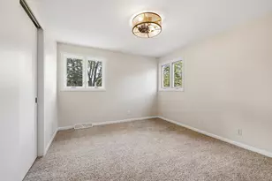 8845 W Meadow Ln, Franklin, WI 53132 - Photo 28