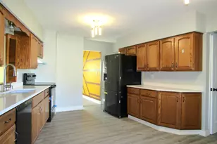 3850 W College Ave, Greenfield, WI 53221 - Photo 16