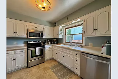 1231 S 118th St, West Allis, WI 53214 - Photo 8