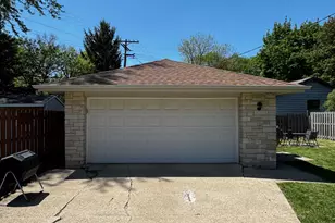 1231 S 118th St, West Allis, WI 53214 - Photo 24