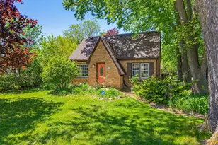 W226N3045 Duplainvlle Rd, Pewaukee, WI 53186 - Photo 1