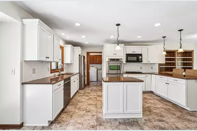 N61W29595 S Woodfield Rd, Merton, WI 53029 - Photo 6