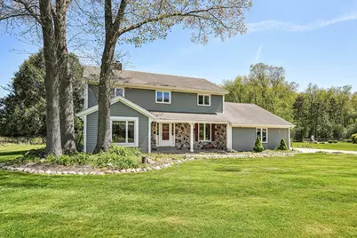 N61W29595 S Woodfield Rd, Merton, WI 53029 - Photo 4