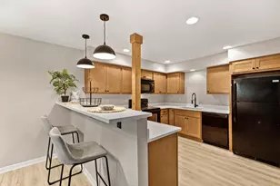 6243 Charing Cross Ln, Middleton, WI 53562 - Photo 6