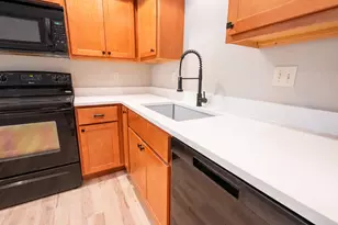6243 Charing Cross Ln, Middleton, WI 53562 - Photo 8