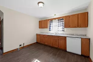 5622 W Mill Rd, Milwaukee, WI 53218 - Photo 22