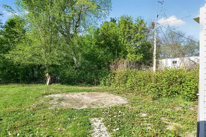 5622 W Mill Rd, Milwaukee, WI 53218 - Photo 32
