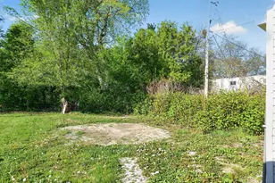 5622 W Mill Rd, Milwaukee, WI 53218 - Photo 32